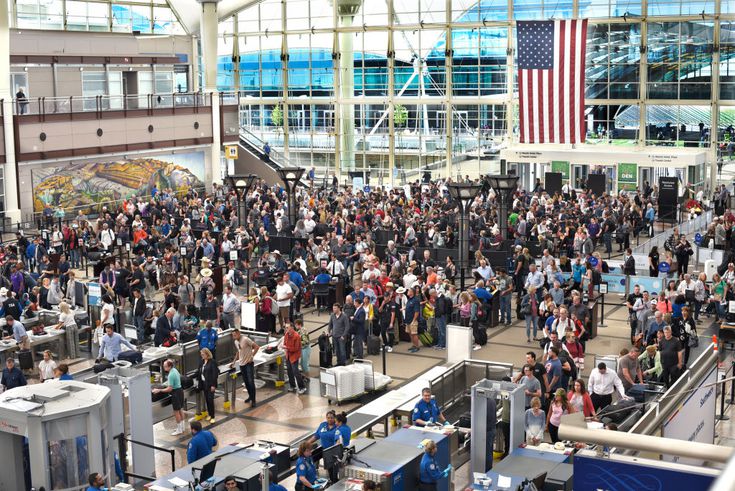tsa-security-lines-at-denver-international-airport-1159430281-b780b25fdafd4932a9e52120e6e3a947